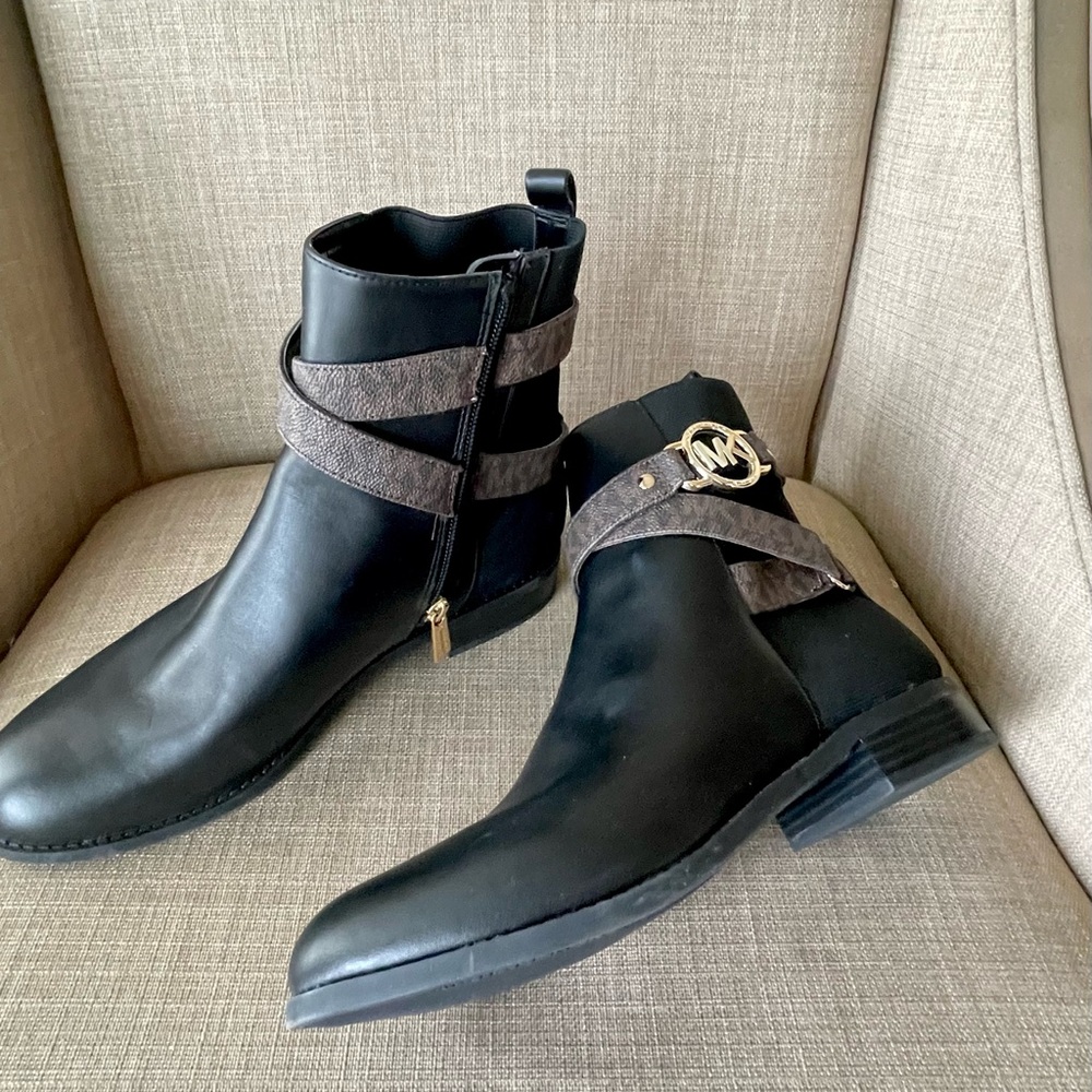 Authentic Michael kor leather boots